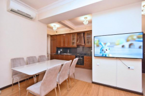 Lux Apartment 2 Bedroom, 2 Open Balcony In The Center Of Yerevan, Near Republic Square